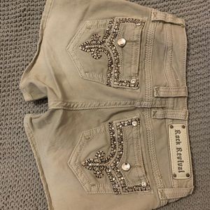 Women’s Rock Revival “Betty” shorts size 27!